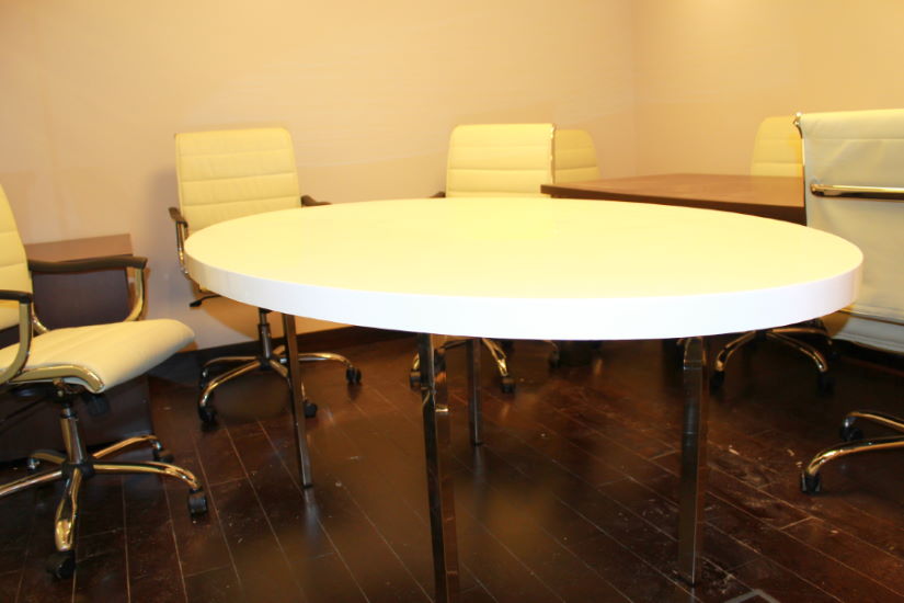 стол для переговоров